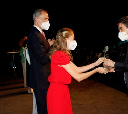 Su Alteza Real la Princesa de Asturias y de Girona hace entrega del Premio FPdGi Internacional 2021 a Juan David Aristizábal